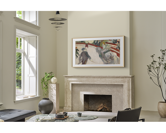 Lifestyle visual The Frame Pro 65 inch