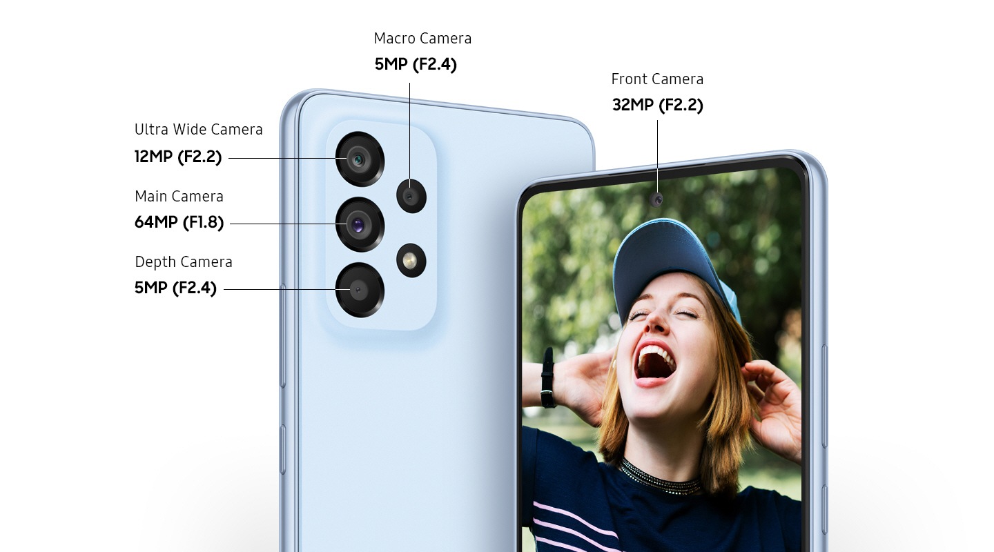 Deux modèles Galaxy A53 5G, tous deux en Awesome Blue, montrent face arrière et face avant de l'appareil. Sur la gauche, la face arrière de l'appareil montre la Macro Camera F2.4 5MP, la Ultra Wide Camera F2.2 12MP, la Main Camera F1.8 64MP et la Depth Camera F2.4 5MP. À droite, la face avant de l'appareil montre la Front Camera 32 MP et une image affichée à l'écran représentant une femme en train de rire.