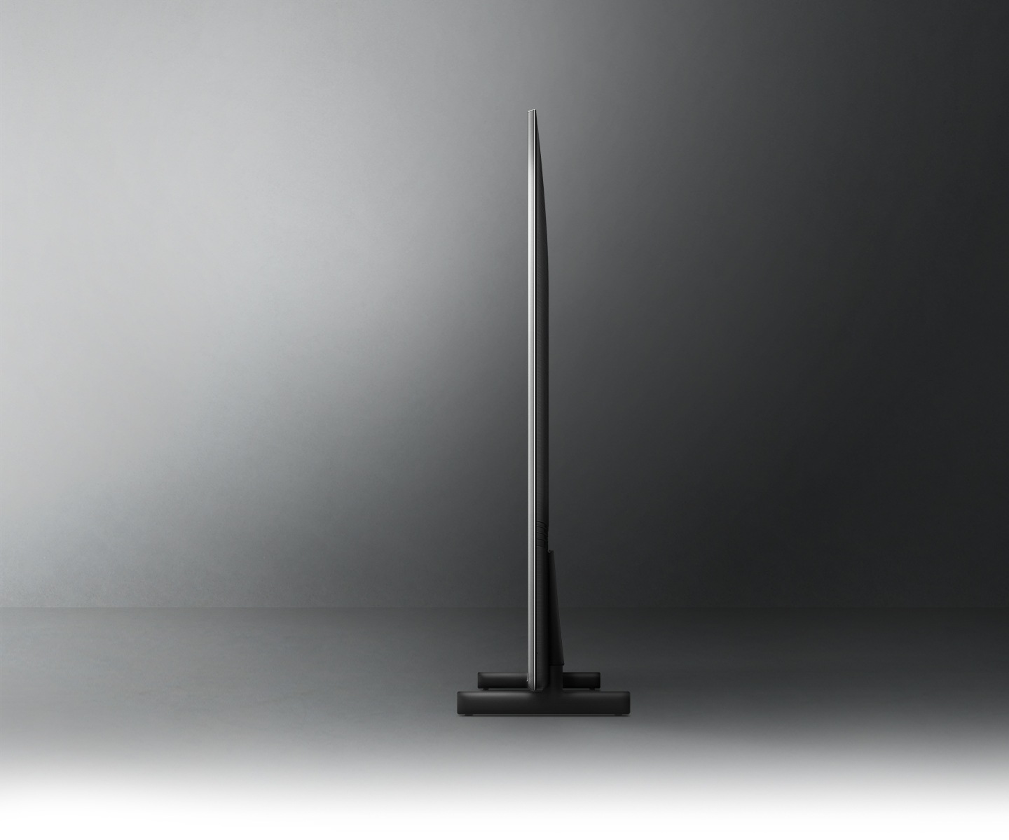 Profile view of Crystal UHD TV shows ultra slim design of Crystal UHD TV AirSlim.