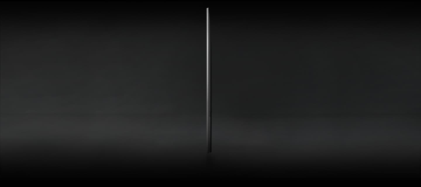 Whether on the wall or on a rack, this TV, which is less than 2.6 cm thick, will blend perfectly into your environment.