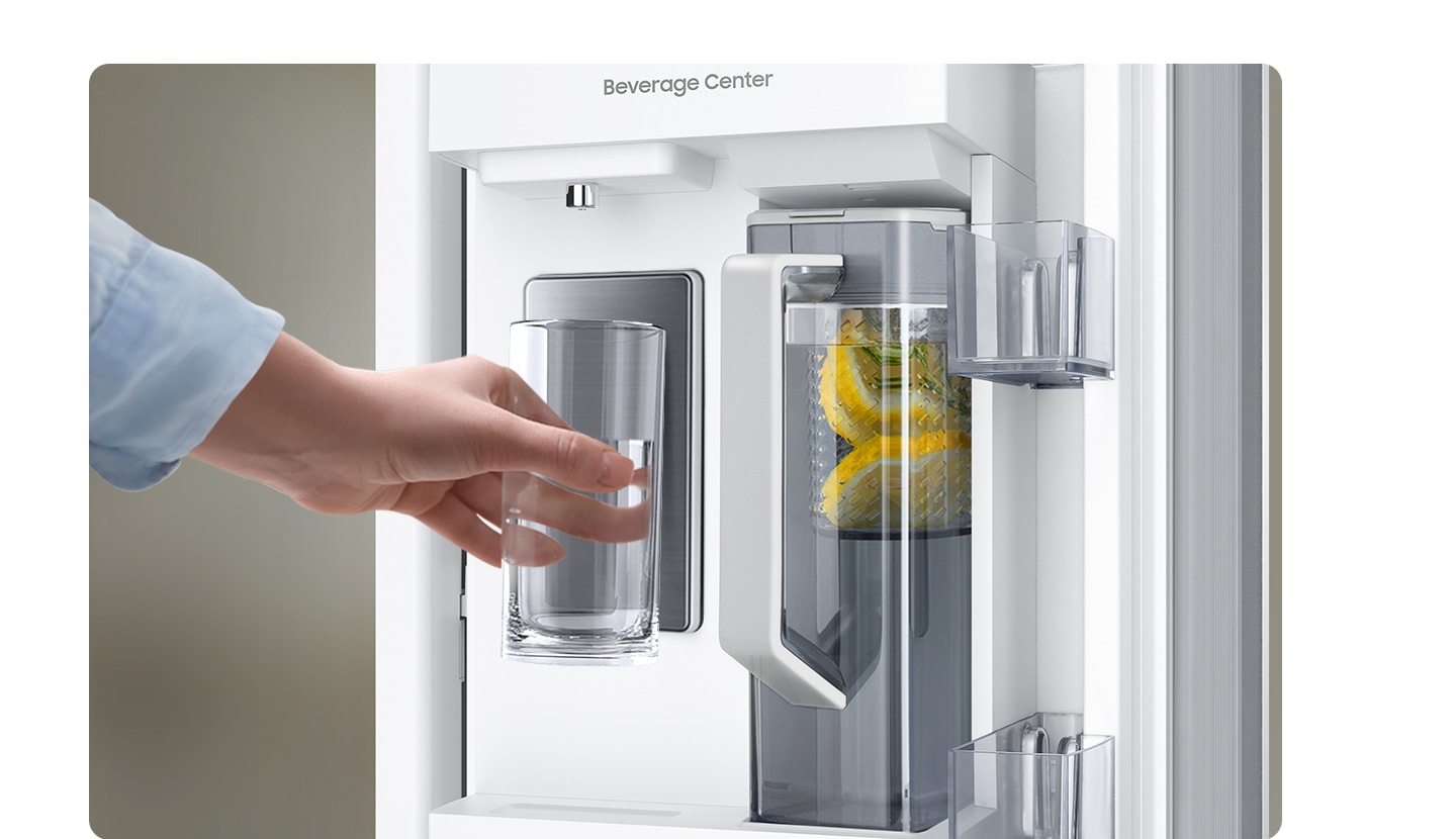 Place the cup under the nozzle and you can drink water like a general water purifier. If you place a Pitcher at the right station, the water will autofill with an infused fruit or herbs of your choice. The nozzle of beverage center is washable.