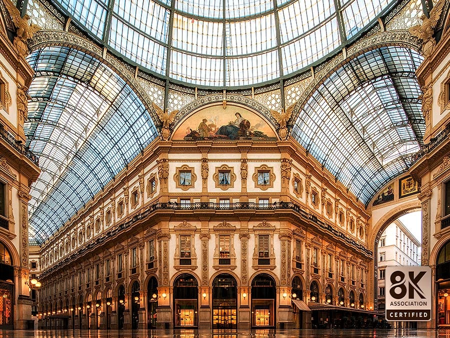 Three architectural details of an Italian landmark are transformed into an exquisite 8K resolution. Then, a ripple starts from the center of the scene and spreads out to all the edges, revealing the entire scene in pristine "8K Association Certified" quality.