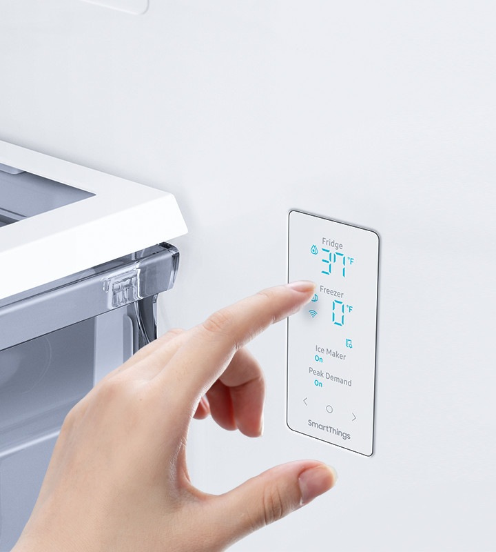 33" 18 Cu.Ft. 3-Door French Door Refrigerator with Twin Cooling Plus™ (2025) Black Caviar Matt