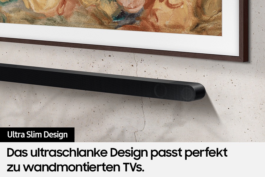 Die Samsung Ultra Slim Soundbar S800D und ein Fernseher sind an der Wand montiert.