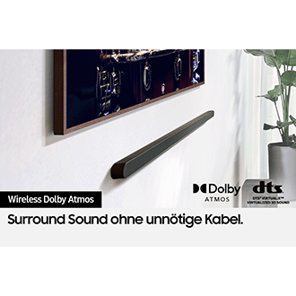 Die Samsung Soundbar ist drahtlos mit dem Fernseher verbunden. Dolby Atmos-Logo und DTS Virtual:X-Logo.