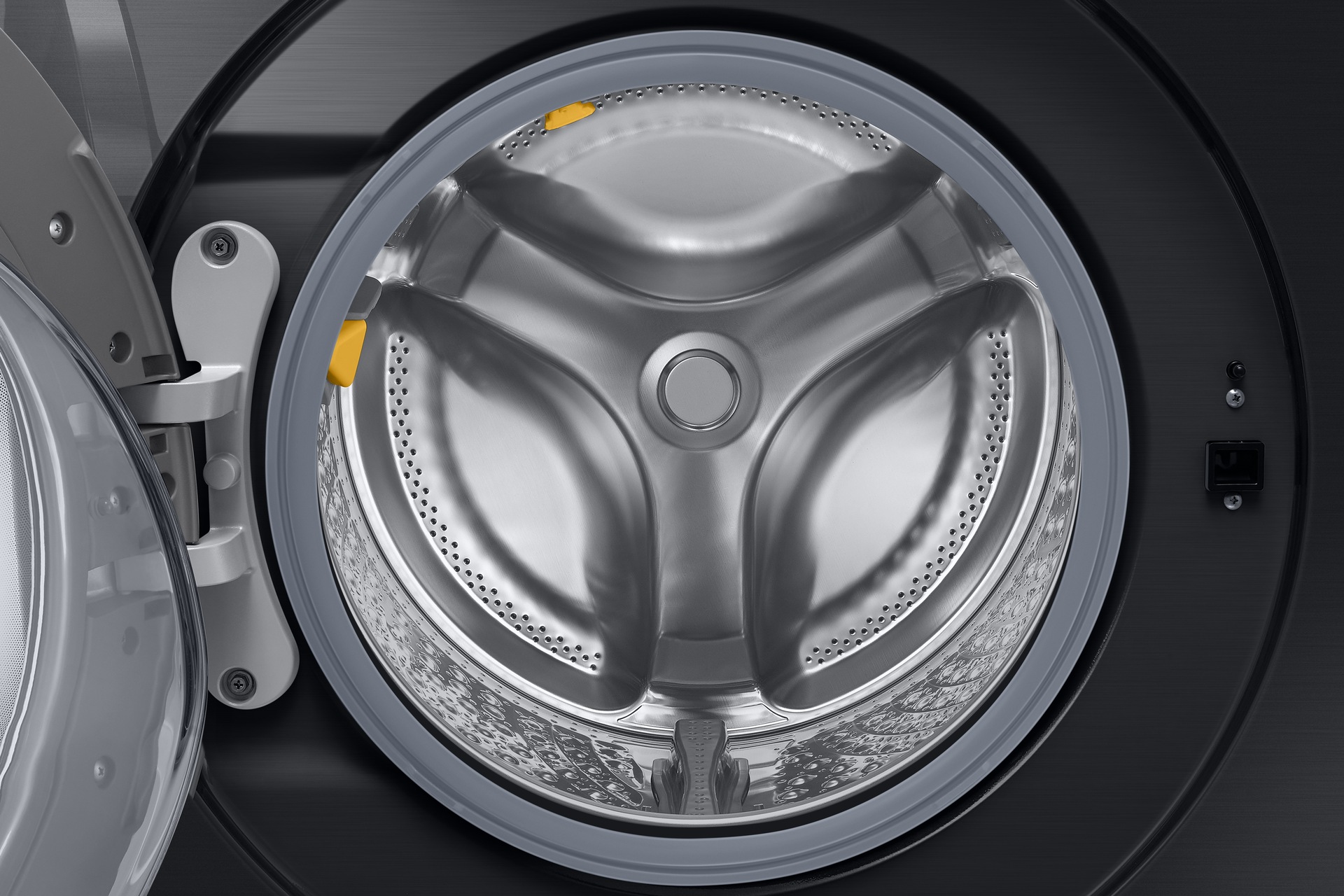 [détá~íl3 Bl~áck]