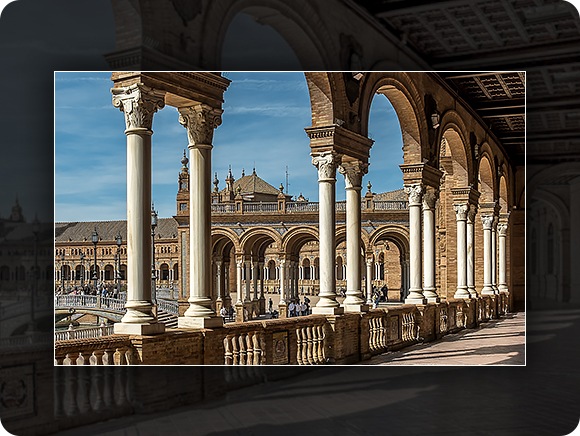 La imagen de un monumento histórico aparece nítida y clara gracias a su contraste de color mejorado.