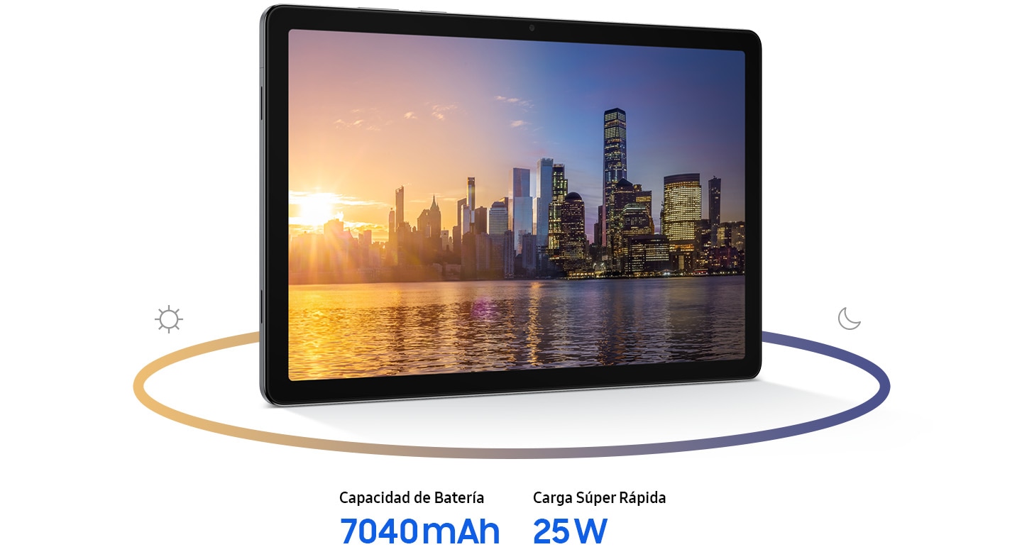 La pantalla de una Galaxy Tab A11+ colocada horizontalmente muestra una vista de la ciudad desde el otro lado del agua. A la izquierda, se ve el amanecer; a la derecha, el atardecer con un cielo azul más tenue y edificios iluminados. En la parte inferior se lee: «Capacidad de la batería: 7040 mAh» y «Carga superrápida: 25 W».
