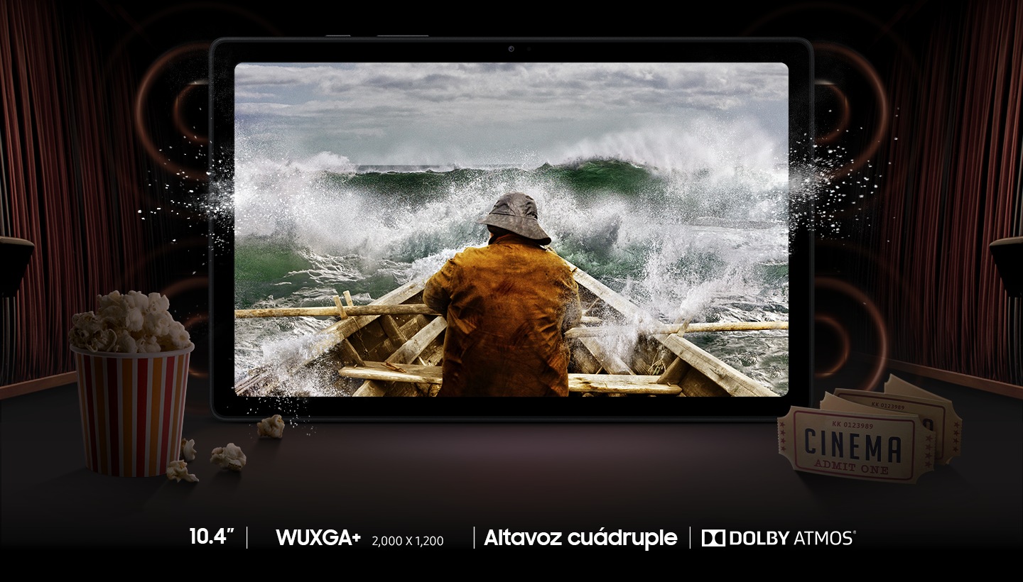 La escena de una película se muestra en la pantalla de resolución WUXGA + de 2000 x 1200 del Galaxy Tab A7 junto a las entradas para el cine y las palomitas de maíz.