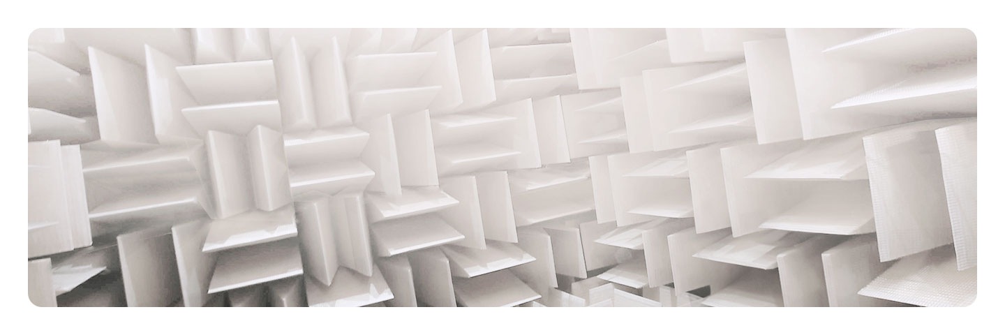 „Samsung Audio Lab – soundbar laděný experty v Kalifornii pro dokonale vyvážený prostorový zvuk.“