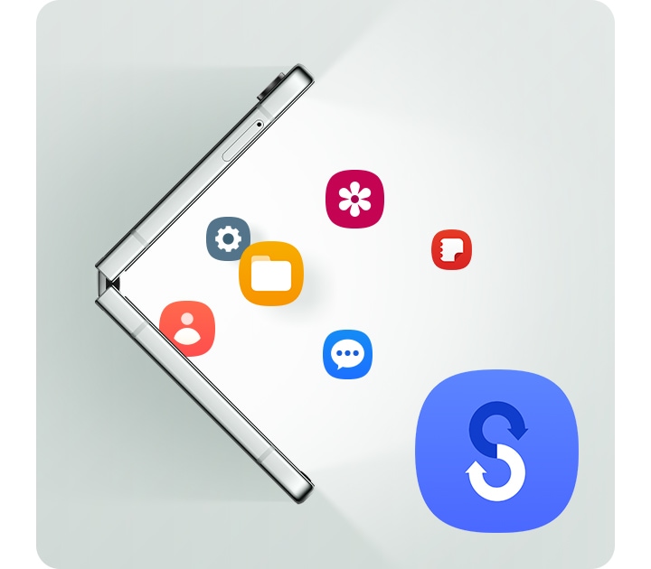 Verschiedene App-Symbole „schweben“ aus dem aufgeklappten Galaxy Z Flip5. Von der Seite aus gesehen wie ein „Größer als“-Zeichen. Smart Switch-Logo.