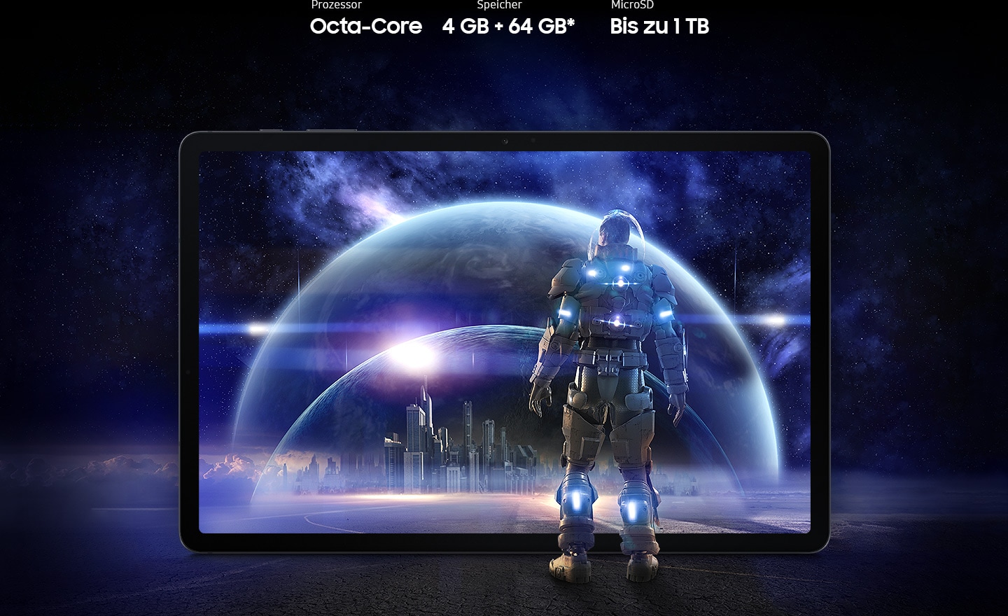 Man sieht das Galaxy Tab S7 FE 5G von vorne mit einer futuristischen Szene aus einem Spiel auf dem Bildschirm. Eine Person in einem Raumanzug steht vor dem Bildschirm und starrt in die Szene aus Glasblasen, die eine Stadtlandschaft umgeben. Man sieht einen Text mit den Worten Prozessor Octa-Core, Speicher 4 plus 64 GB microSD bis zu 1TB