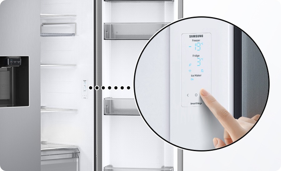 Afișajul de control este situat în mijlocul peretelui compartimentului drept al RS8000C.