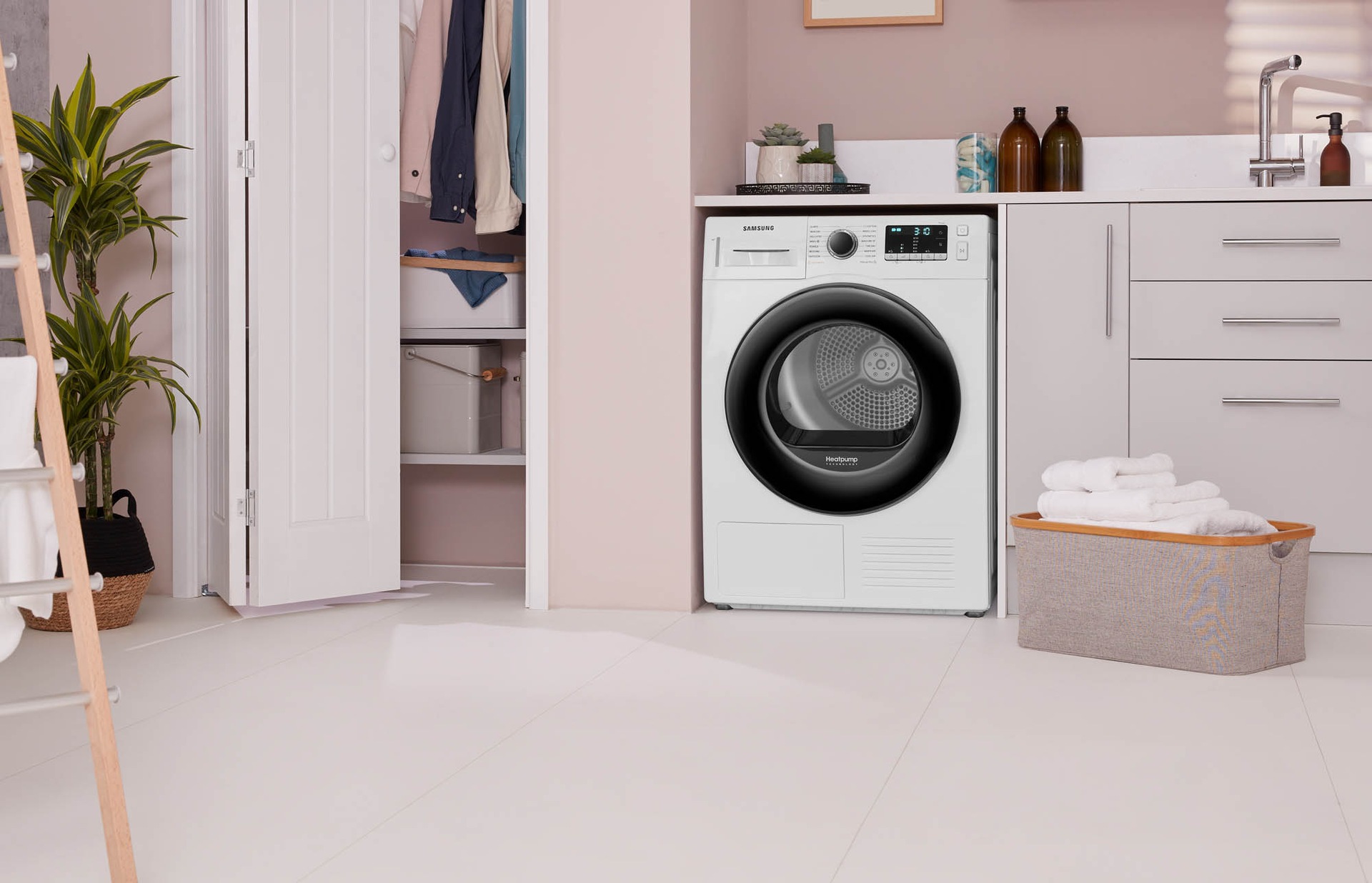 DV5000T DV80TA020AE Laundry Key Visual 6 Low Res Site EN jpg
