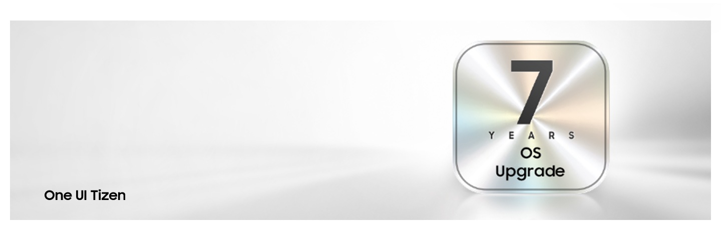 Un fond blanc dégradé avec un badge métallique affichant « 7 ans de mise à niveau gratuite du système d'exploitation » en caractères gras et « One UI Tizen » dans le coin inférieur gauche.