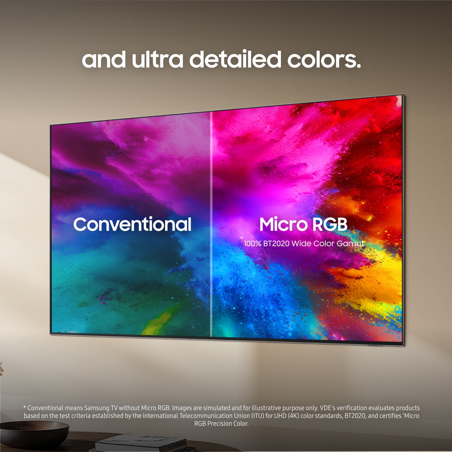 Sammenligning af Micro RGB og konventionel farvegengivelse. Micro RGB-farver er tydeligt mere levende og præcise. VDE-logo, 07/2025 Testet Micro RGB Precision Color, www.VDEinfo.com, ID. 40060498, Testet af VDE Tyskland.