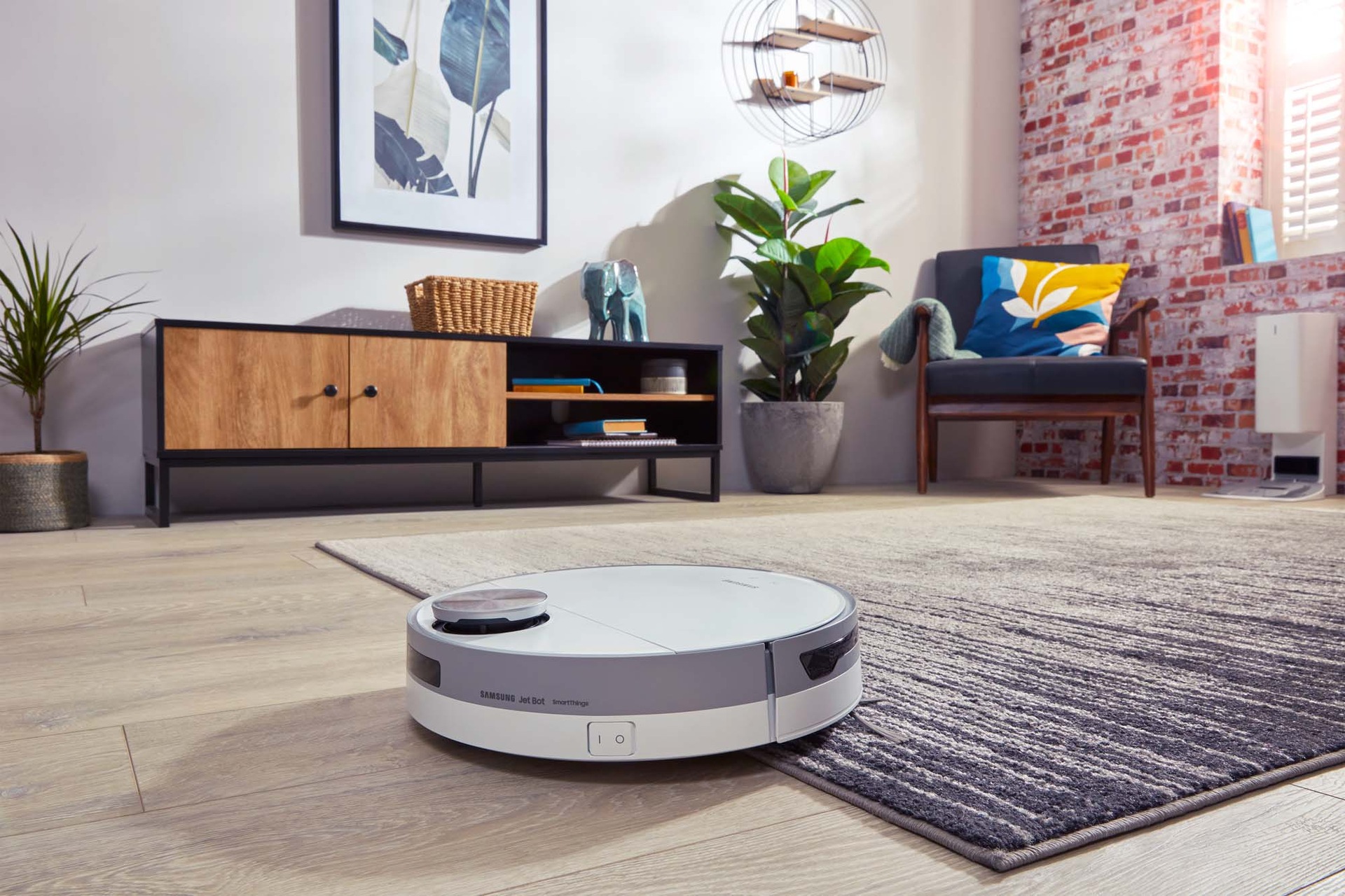 Jet Bot+ Feature visual 03 Low Res iSite EN jpg