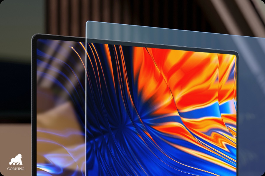 La Galaxy Book6 Ultra está abierta y ligeramente orientada hacia la derecha, con un fondo de pantalla colorido. Delante de la pantalla, se muestra una pieza independiente de Corning® Gorilla® Glass 5 con revestimiento antirreflectante, que reduce el deslumbramiento y proporciona una visualización más nítida y cómoda que la parte descubierta de la pantalla.