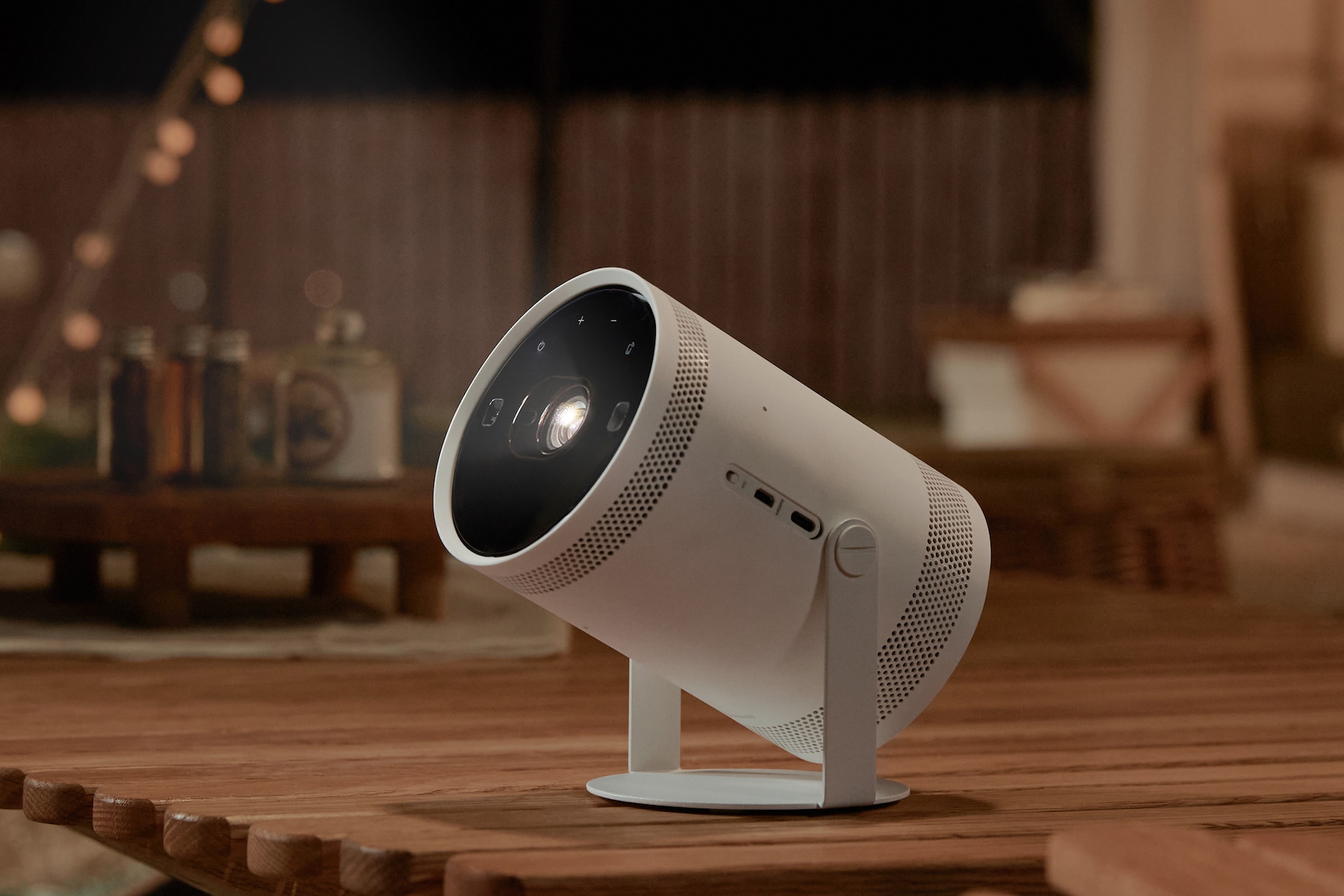 SAMSUNG Proyector portátil inteligente Freestyle FHD HDR de 30  a 100 pulgadas para cine en casa en interiores y exteriores, experiencia de  pantalla grande con sonido 360 premium con Alexa incorporado : Electrónica