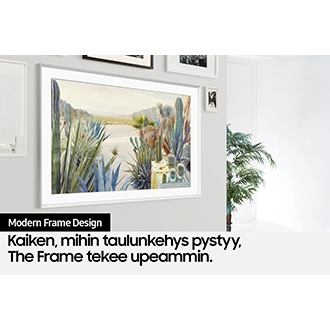 The Frame TV on sijoitettu kodin seinälle ja sen modernisti muotoiltu kehys sulautuu muiden seinällä olevien kehystettyjen kuvien joukkoon.