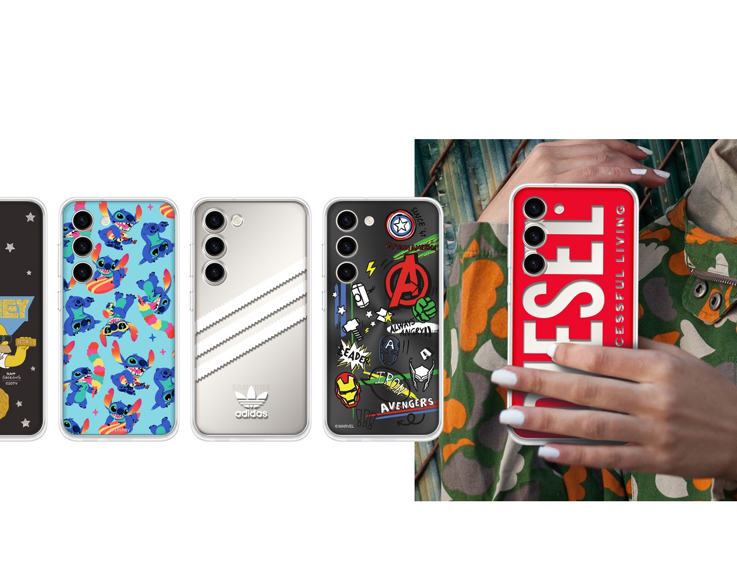 Vue d'une sélection d'accessoires développés en collaboration avec des marques partenaires comme Adidas ou Diesel. 