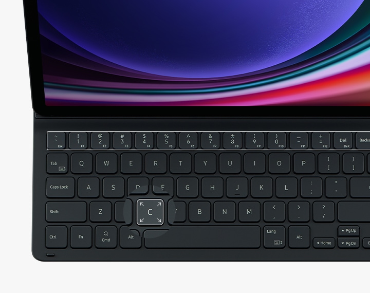 Vue avant du clavier du Book Cover Keyboard Slim avec les touches de fonction en surbrillance. Une touche est mise en évidence pour souligner sa grande taille.