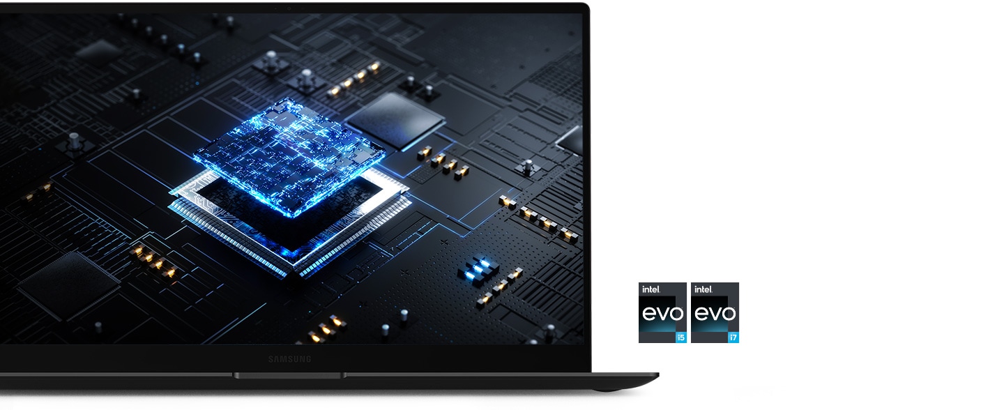 En antracittfarge Galaxy Book2 Pro er åpen fra fronten. På skjermen er en prosessor med linjer som strekker seg i alle retninger fra den for å representere kretsene. To Intel® EVO ™ drevet av Core ™ i5 og i7 Processor Certification Logos er plassert i nærheten av PC -en