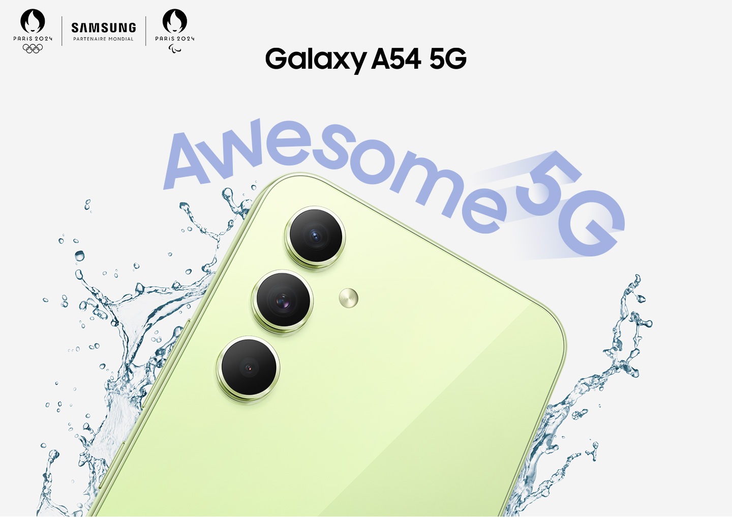 A metade superior da parte traseira de um Galaxy A54 5g em cor de limão é mostrada com gotas de água caídas em torno dela
