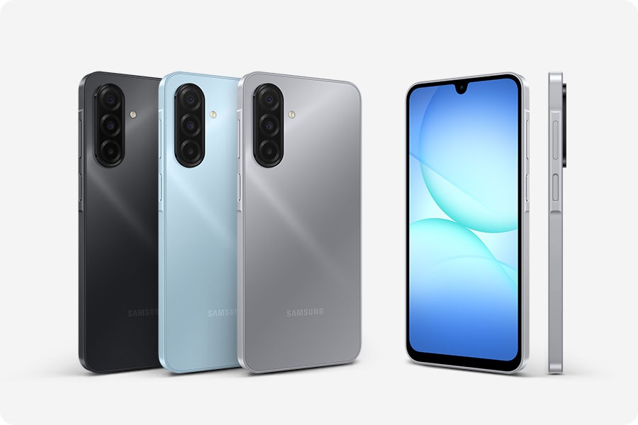 Le Galaxy A17 présenté de 3/4 dans tous ses coloris : noir, bleu clair et gris. On constate son design élégant, fin et épuré.
