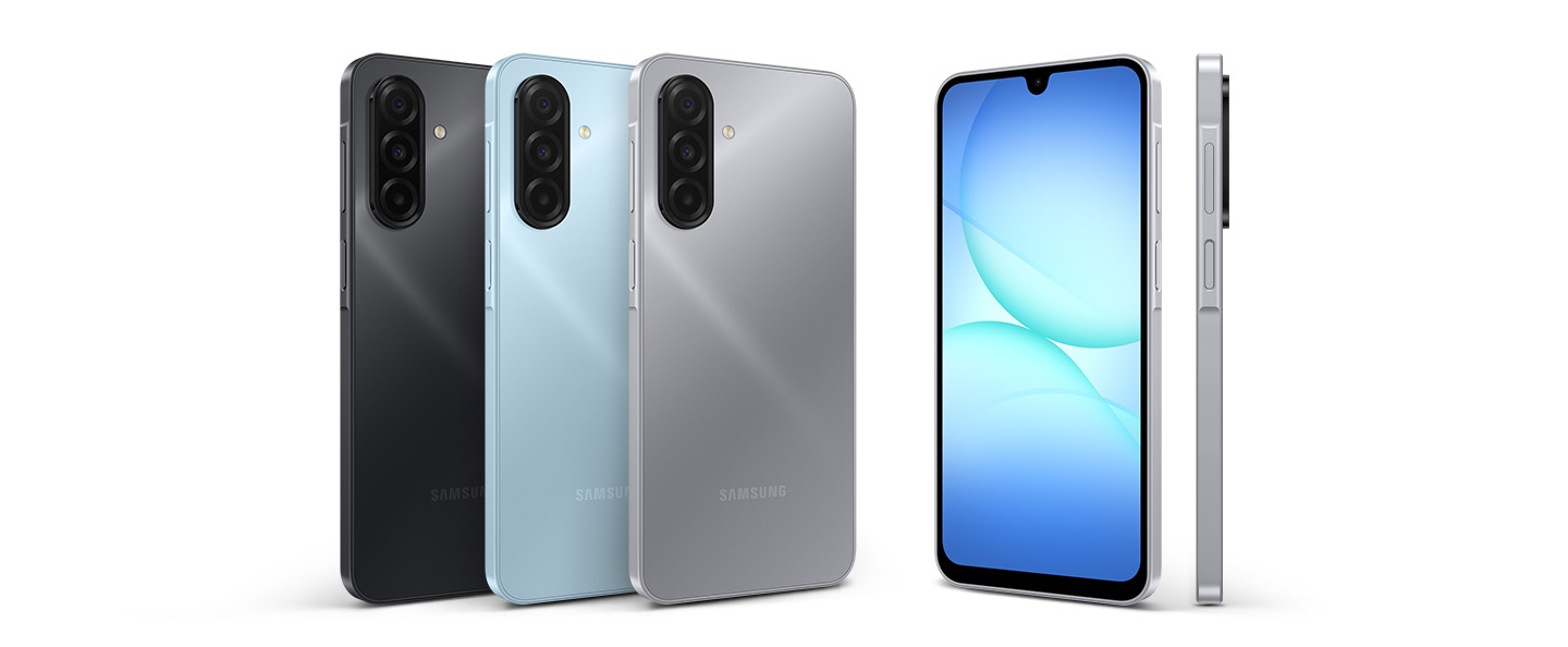 Le Galaxy A17 présenté de 3/4 dans tous ses coloris : noir, bleu clair et gris. On constate son design élégant, fin et épuré.