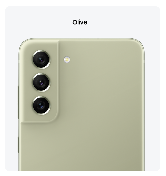 Galaxy S21 Fe 5G Olive visto pelas costas por trás, concentrando -se na câmera traseira