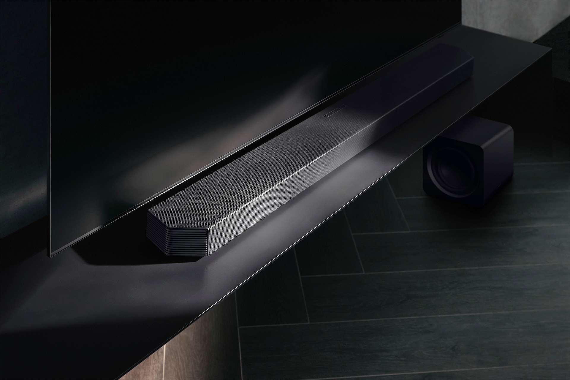 dynamic-l-perspective Black