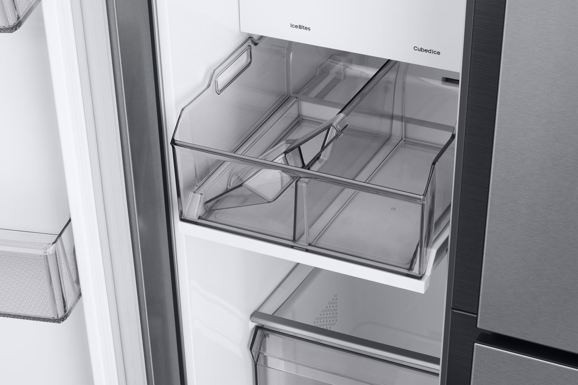 detail-dual-icemaker-without-ice Silver