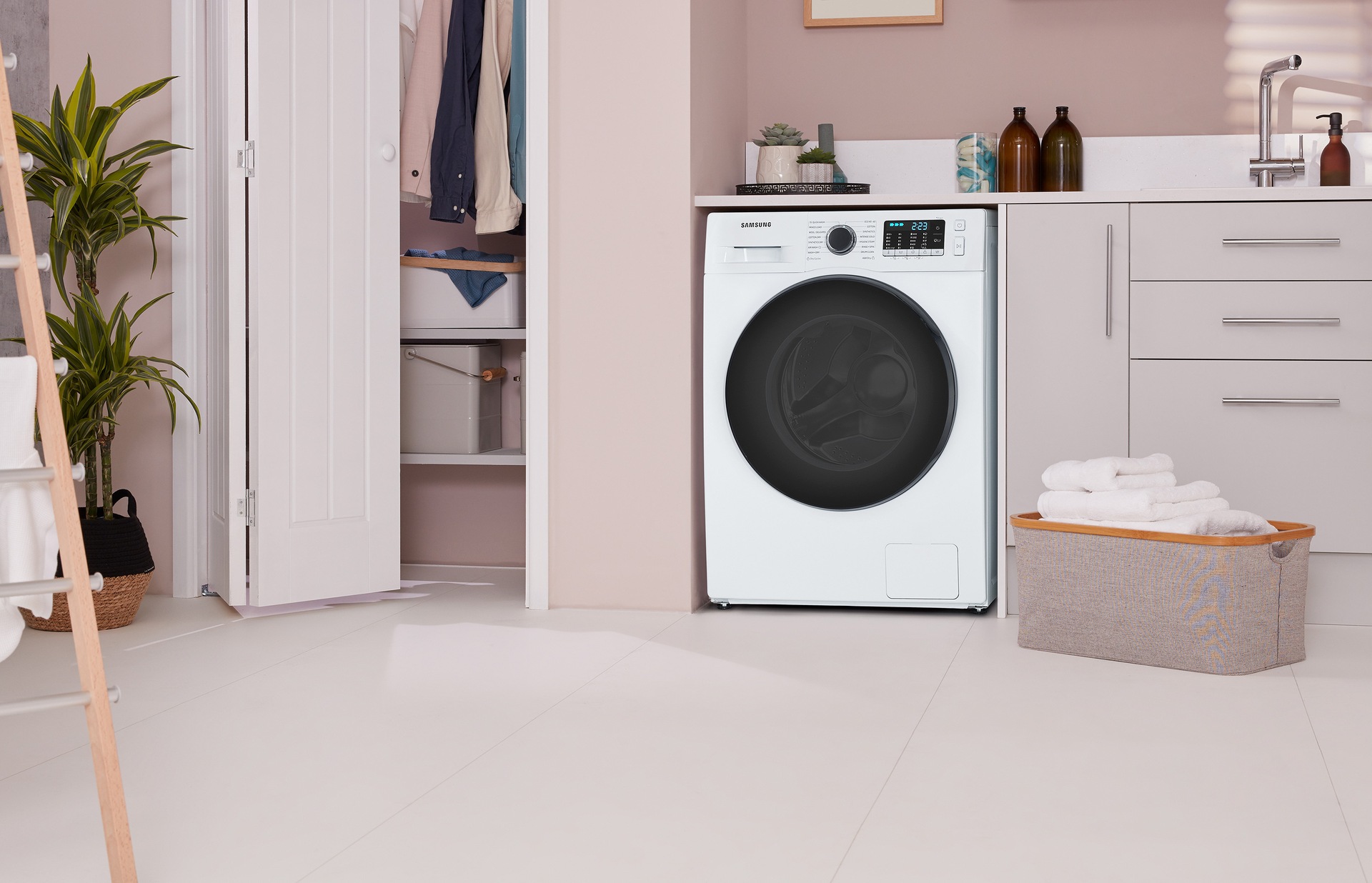 WD5000T WD80TA046BE Laundry Key Visual 6 iSite EN