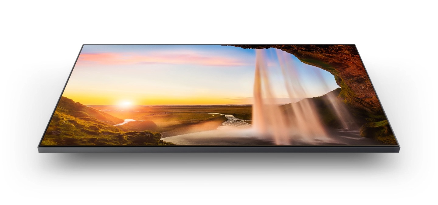 Self-adjusting backlight for improved contrast
