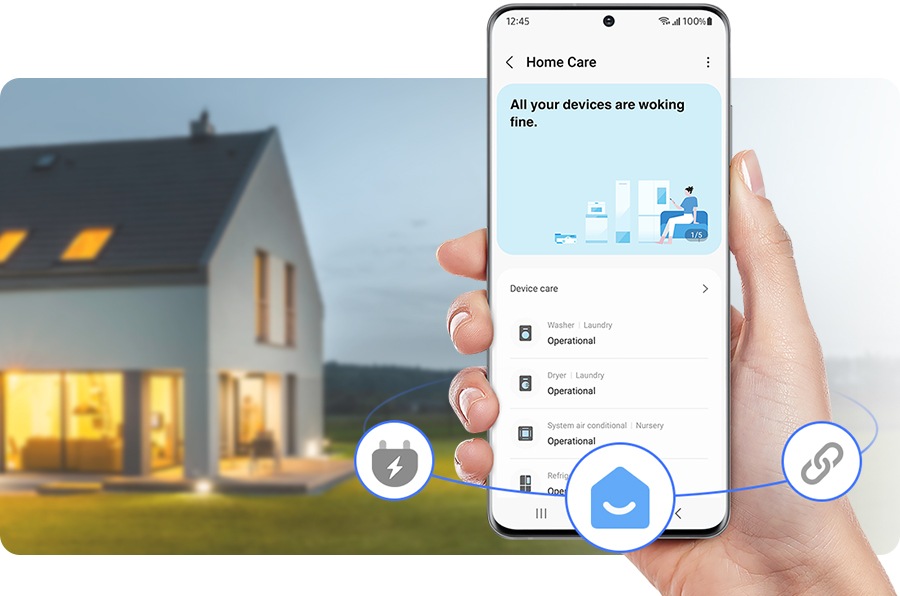 Bir kişi SmartThings Home bakım hizmetini kullanıyor ve cihazın çalışmasını yönetiyor.