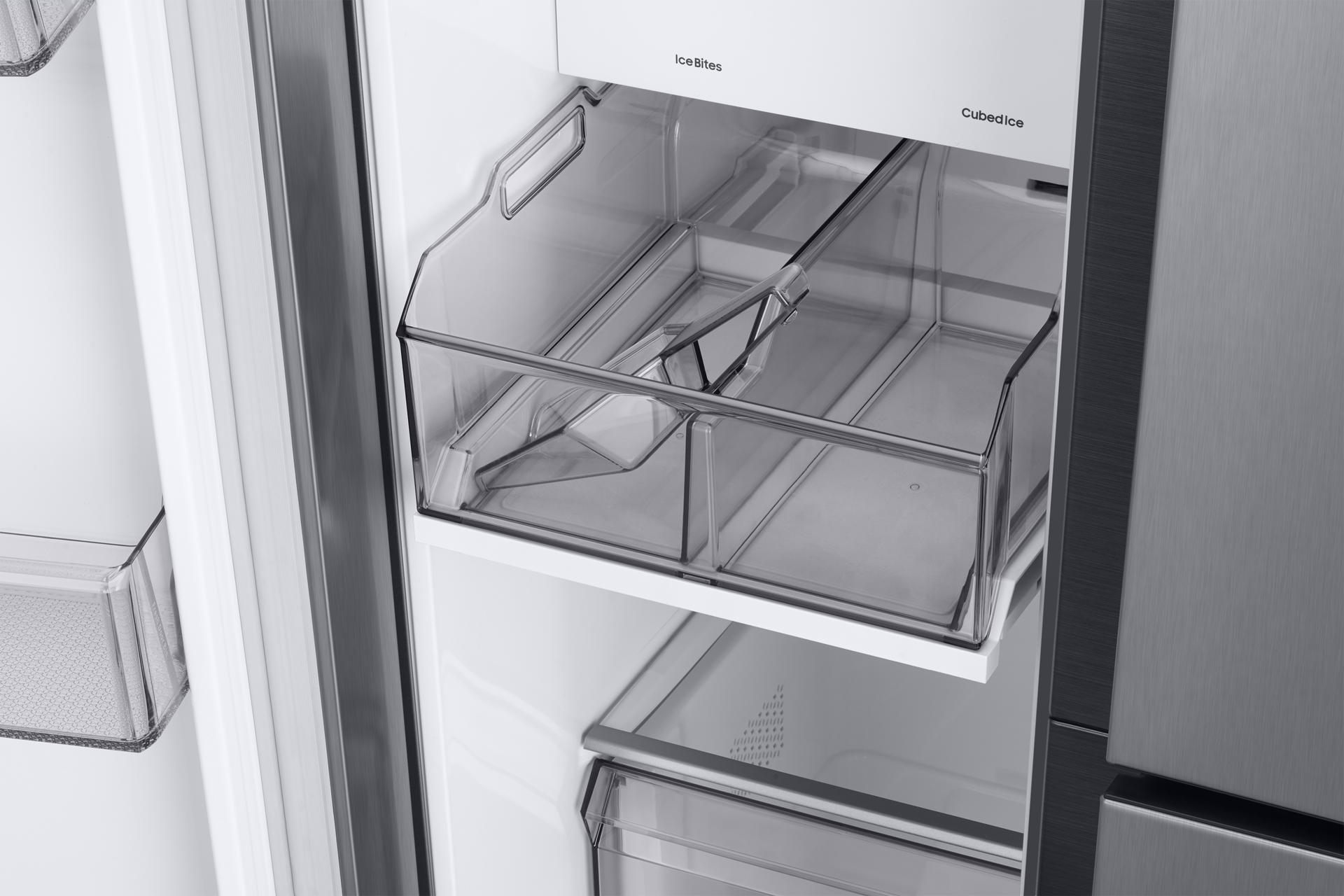 detail-dual-icemaker-without-ice Silver