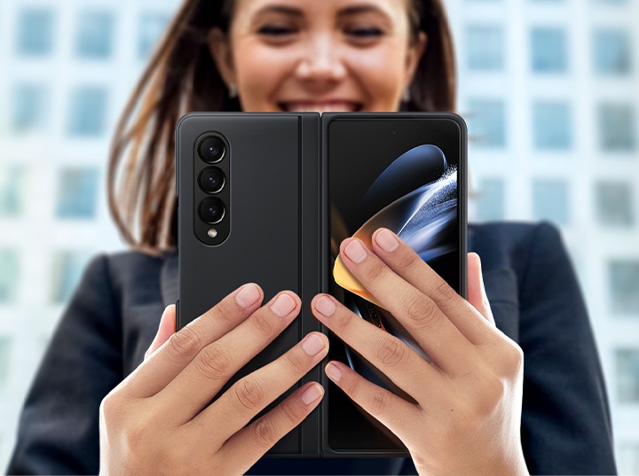 Samsung Galaxy Z Fold4　　ブラック Samsung Galaxy Z Fold4 5G 256GB Unlocked- Phantom Black (Renewed