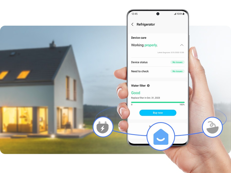 Oseba uporablja SmartThings Home Care in preveri uporabo filtra in cikel zamenjave hladilnika.