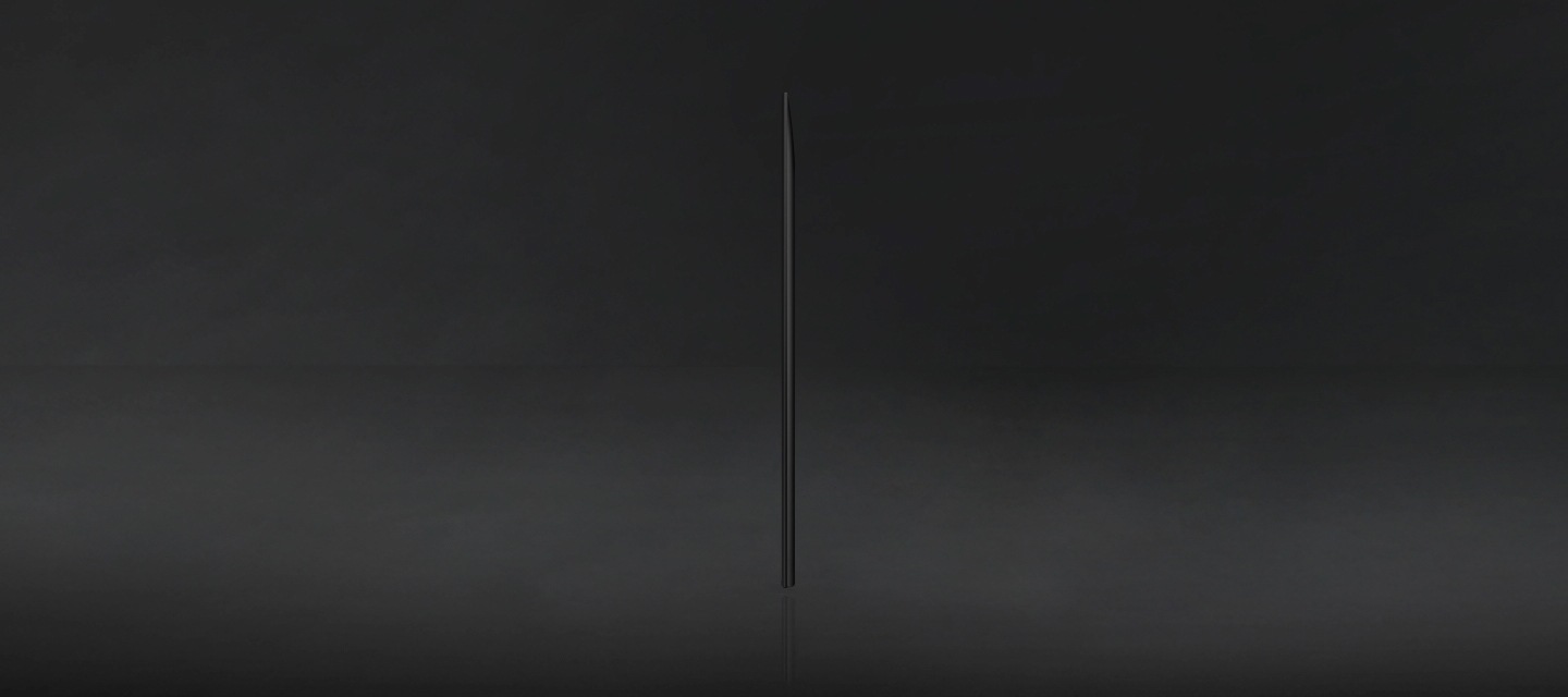 Prikazan je profilni prikaz QLED TV-a koji pokazuje njegov ultra tanak dizajn.