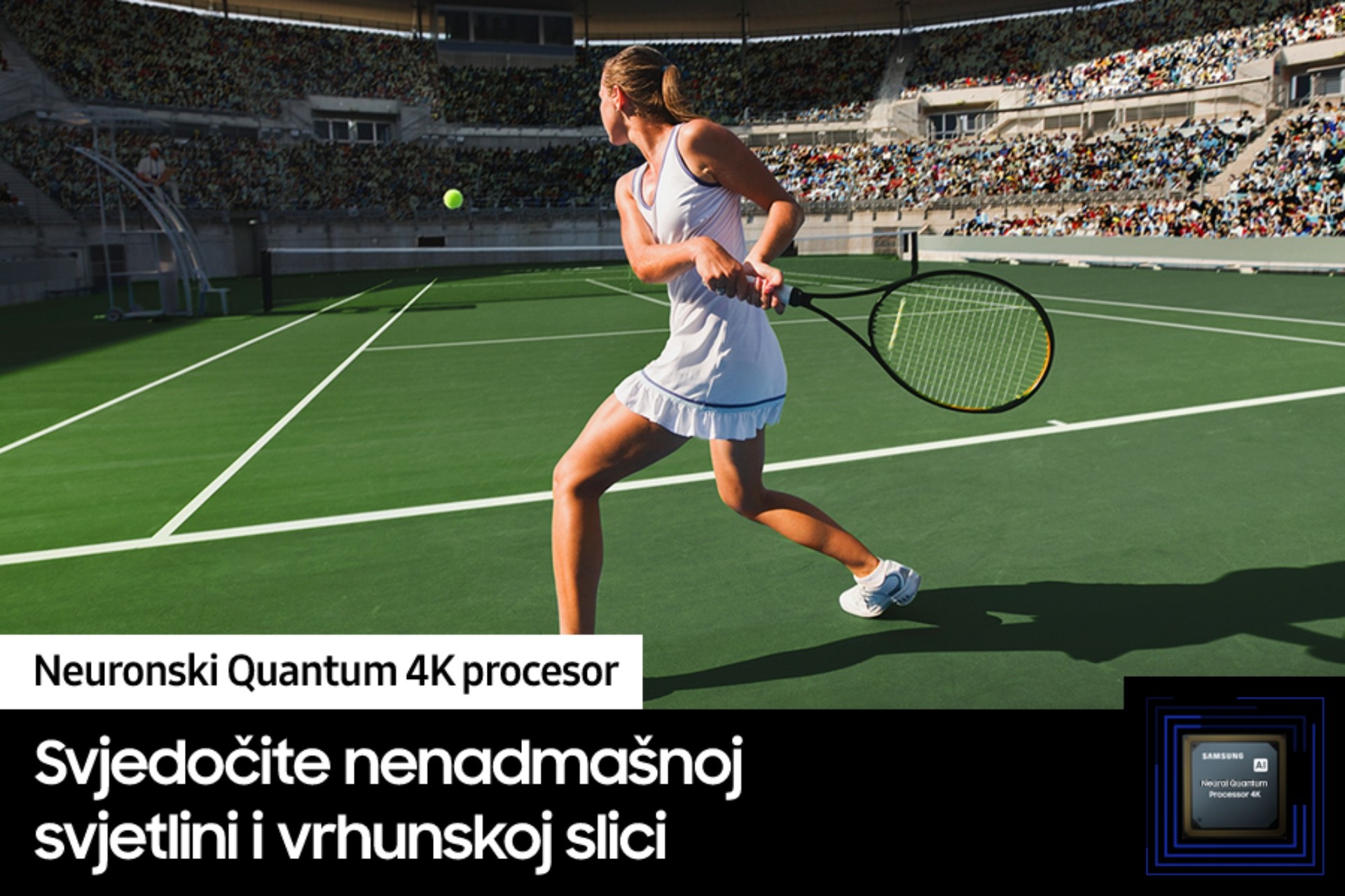 Žena igra tenis pred velikom masom. Neuralni kvantni procesor 4K prikazan je u donjem desnom kutu.