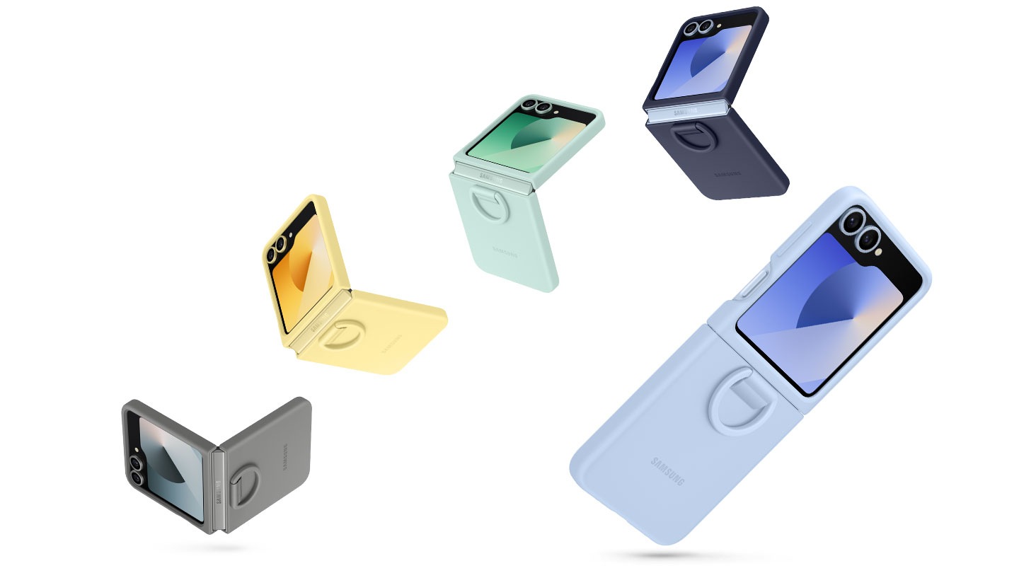 Öt Galaxy Z Flip6 telefon látható különböző pozíciókban, és mindegyik szórakoztató és stílusos módon mutatja be a szilikon tokot. Minden tok más színű, szürke, tengerészkék, kék, sárga és menta színekkel.
