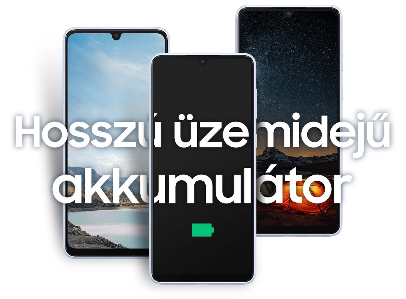 Három Galaxy A33 5G készülék, a bal oldali egy nappali tájképet, a középső egy sötét képernyőt mutat a teljesen feltöltött akkumulátor ikonjával, a jobb oldali pedig egy éjszakai kempingképet. A szöveg szerint hosszú üzemidejű akkumulátor.