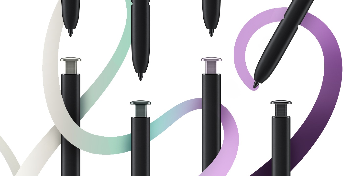 S Pen untuk HP Galaxy S23 Ultra memiliki ujung dan mata pena berwarna Cream, Lavender, Green, dan Black berderet ke samping. Garis gradasi meliuk-liuk dalam warna S Pen Galaxy S23 Ultra terjalin di antara keempat S Pen tersebut.