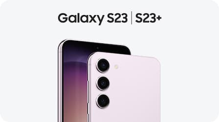 Dua perangkat seri Galaxy S23. Salah satu perangkat menghadap belakang dan berdiri di depan perangkat lain yang menghadap depan dan menunjukkan wallpaper berwarna-warni.