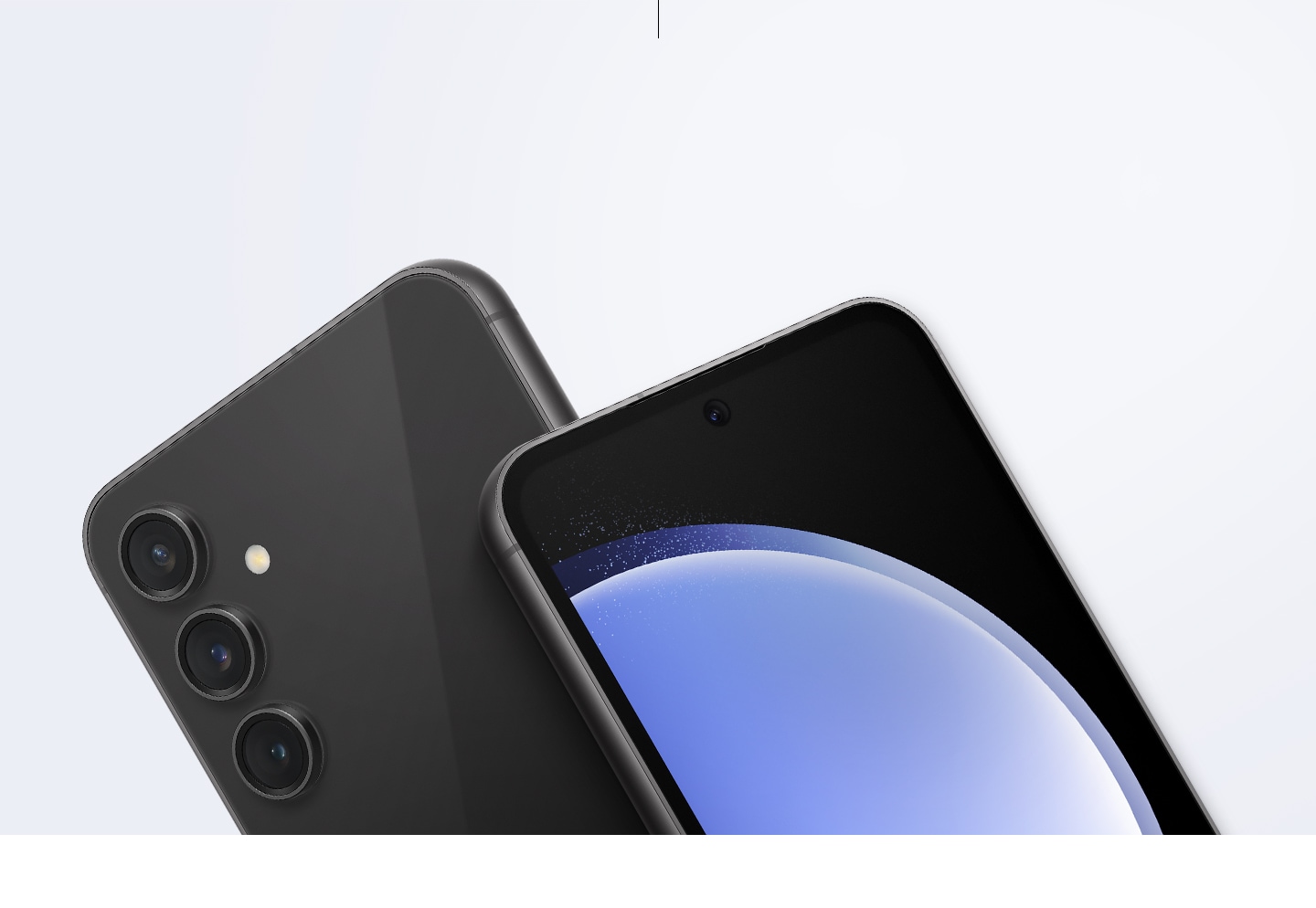 Dua perangkat Galaxy S23 FE. Satu perangkat menghadap depan dengan wallpaper berwarna biru, dan berada di atas perangkat lainnya yang menghadap ke belakang untuk menunjukkan kamera belakang. 