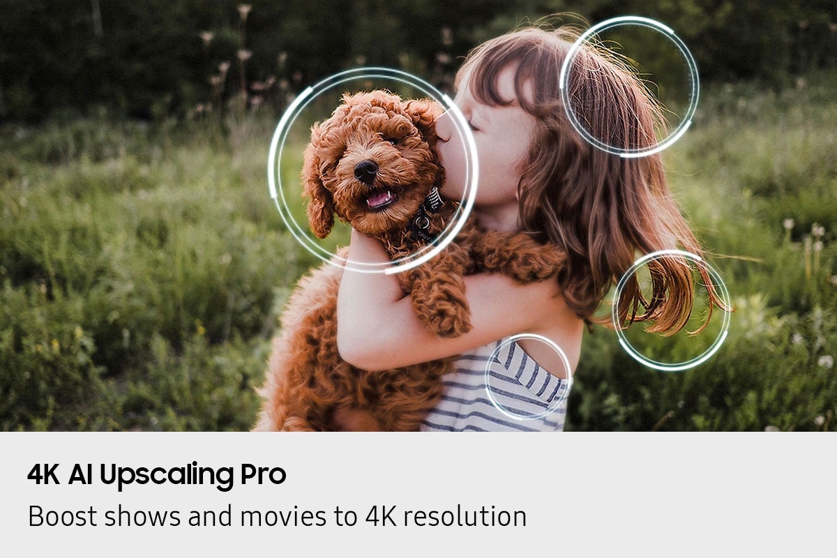 Image of a little girl kissing a puppy. The Samsung NQ4 AI Gen3 Processor appears on the photo and enhances several details, including the girl’s hair and clothes and the puppy’s face. The result is a much sharper image where subtle details are visible with Mini LED.