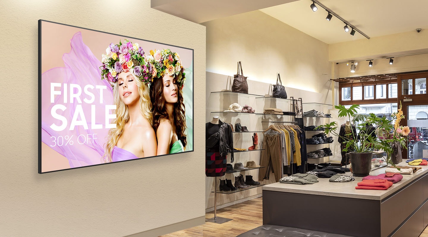 QBB is installed on the wall of the clothing store.