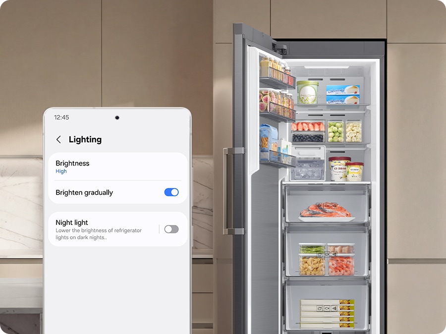 The refrigerator lamp shines brightly in a well-lit room with 'brighten gradually' set in the SmartThings app, and glows dimly in a dark room in 'Night Light' mode.