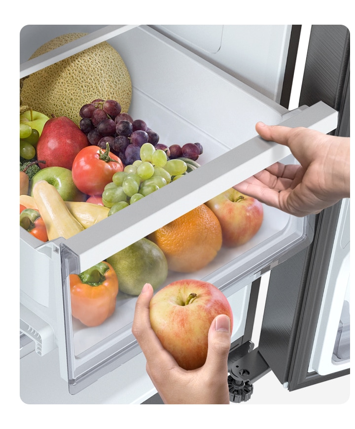 Fruits and vegetables inside MoistFresh Zone are kept fresh and tasty using a tight seal that maintains constant humidity.